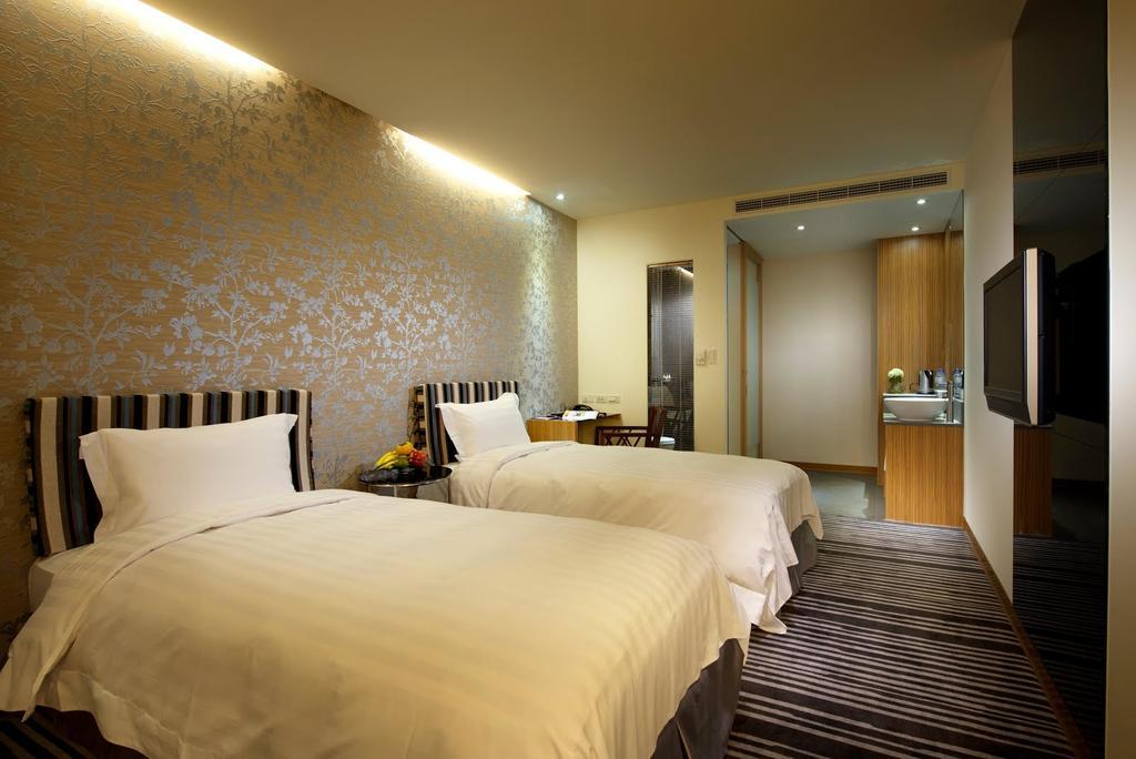 Howard Plaza Hotel Hsinchu Экстерьер фото